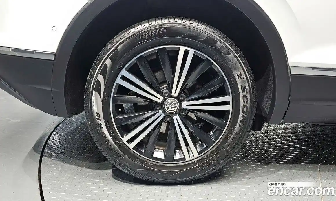 Volkswagen Tiguan 2018 2.0 гидро в Москве № 1623240, фото 4