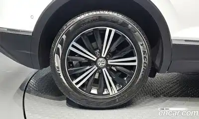 Volkswagen Tiguan 2018 2.0 гидро в Москве № 1623240, миниатюра 4