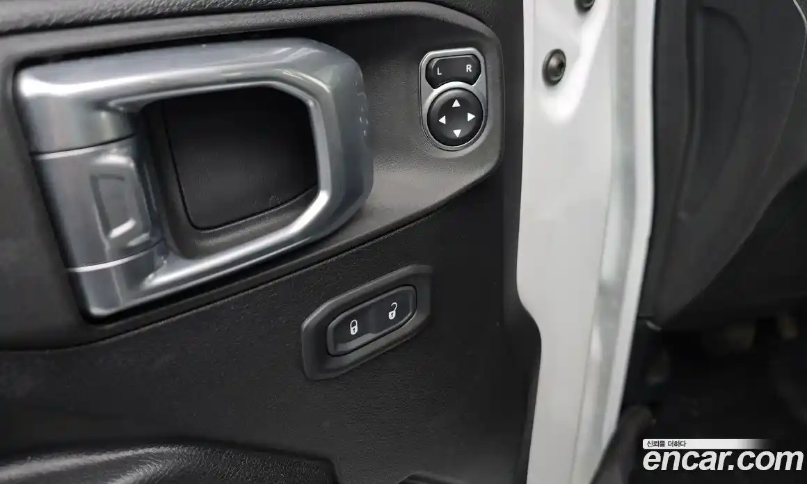 Jeep Wrangler 2020 2.0 гидро в Москве № 1623841, фото 27