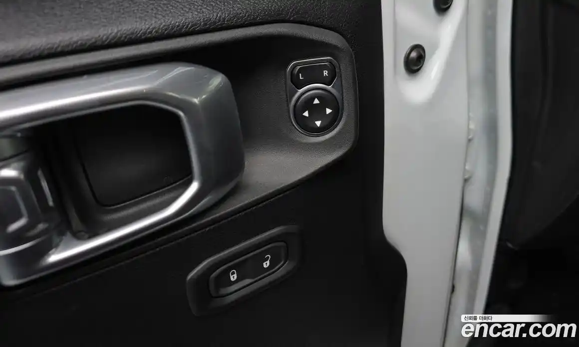 Jeep Wrangler 2020 2.0 гидро в Москве № 1623841, фото 31