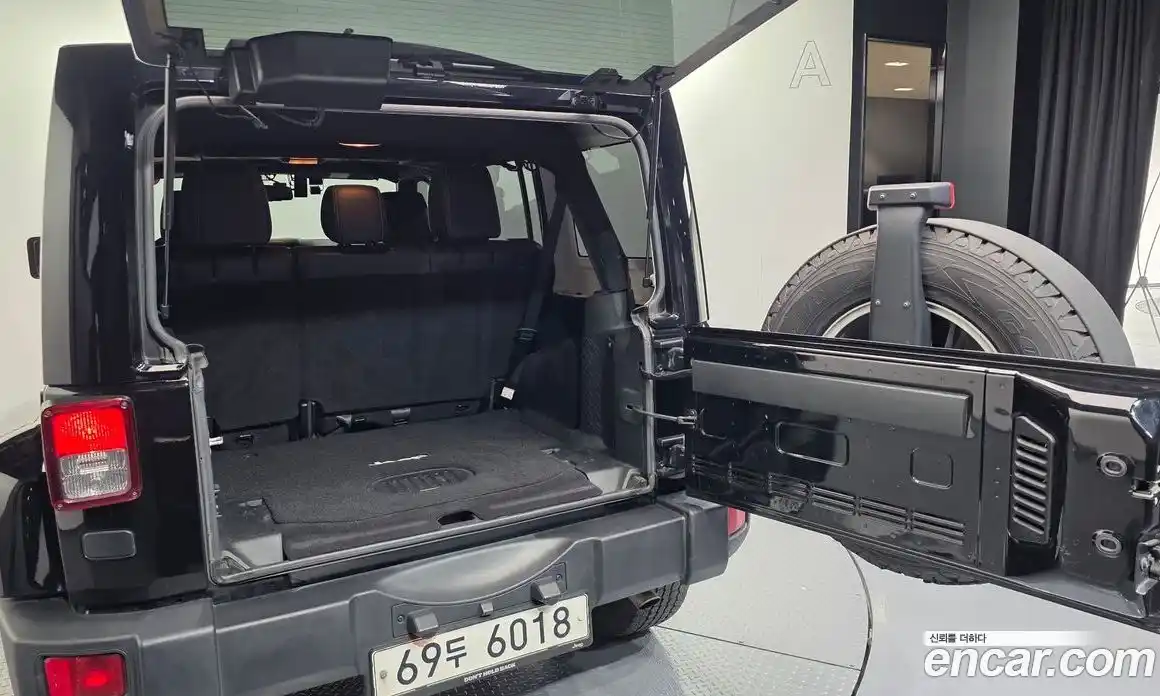Jeep Wrangler 2017 3.6 гидро в Москве № 1624162, фото 25