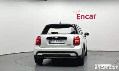 Mini Cooper 2023 1.5 гидро в Москве № 1692336, миниатюра 4