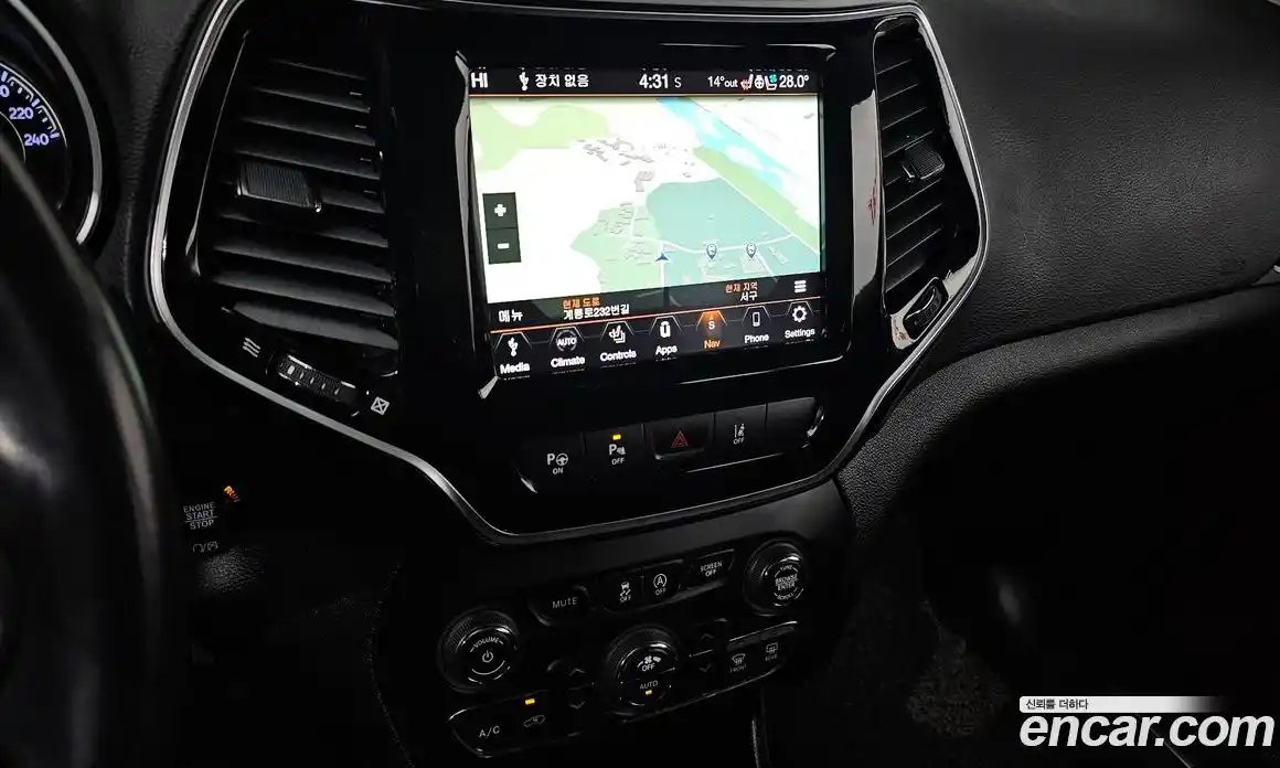 Jeep Cherokee 2020 2.4 гидро в Москве № 169837, фото 16