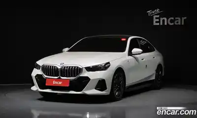 BMW 5-Series, 2025