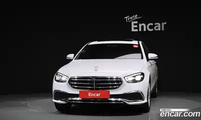 Mercedes-Benz E-Class 2023 2.0 гидро в Москве № 1762341, миниатюра 3