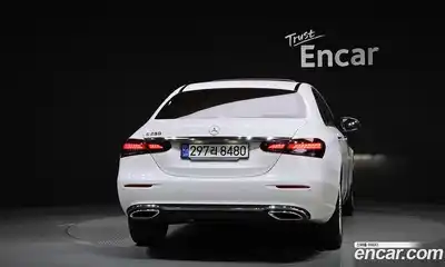 Mercedes-Benz E-Class 2023 2.0 гидро в Москве № 1762341, миниатюра 4