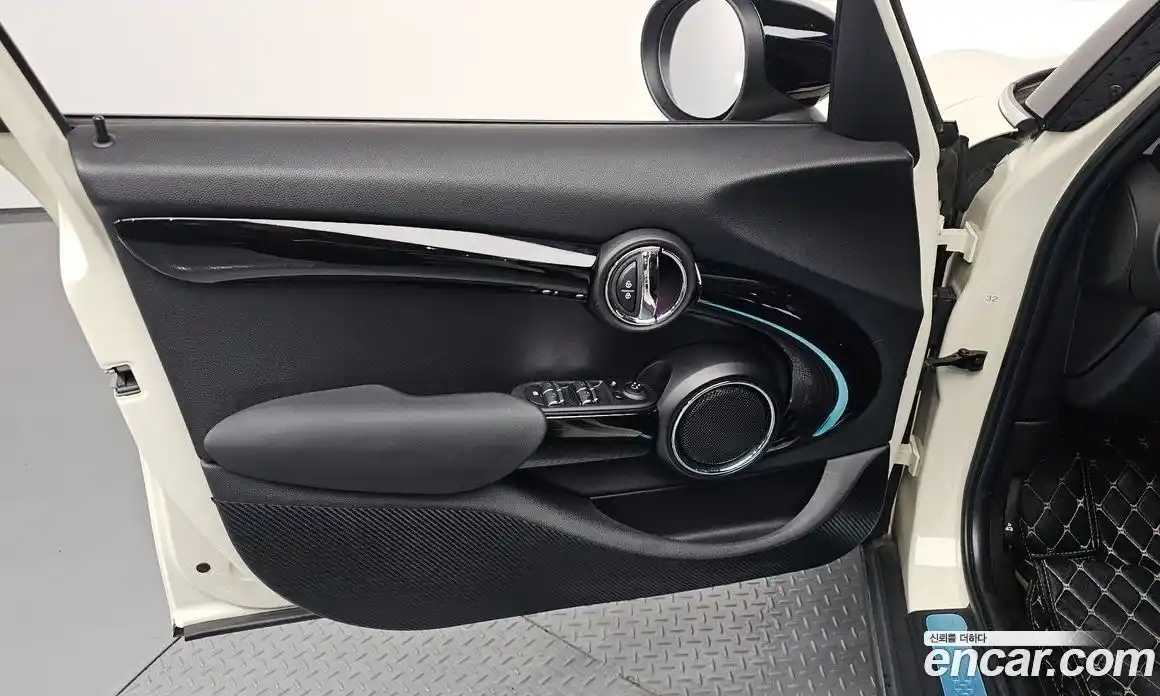Mini Cooper 2019 2.0 гидро в Москве № 1764423, фото 14