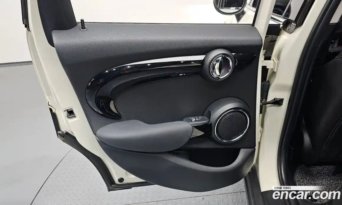 Mini Cooper 2019 2.0 гидро в Москве № 1764423, фото 15