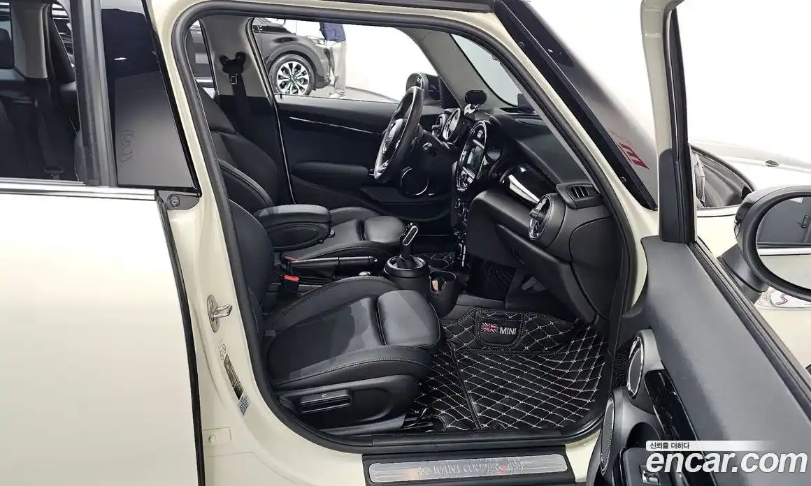 Mini Cooper 2019 2.0 гидро в Москве № 1764423, фото 16
