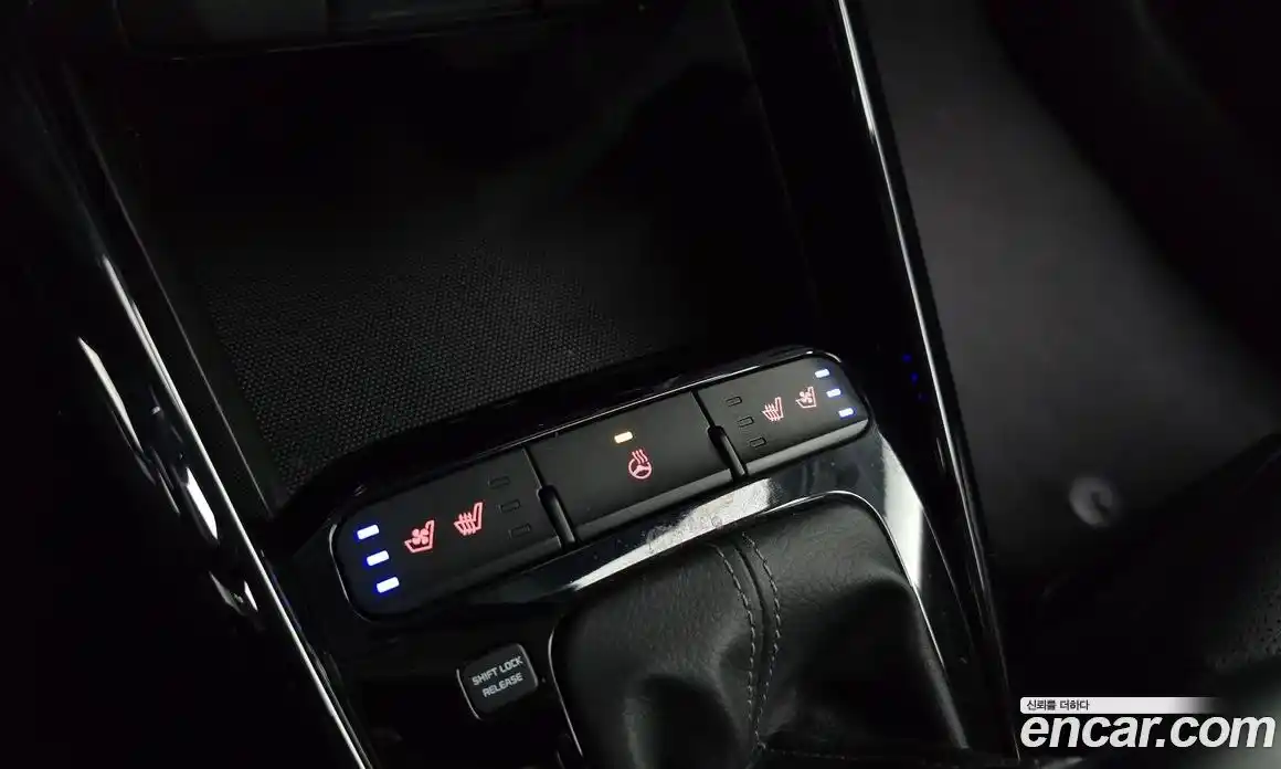 Kia Stonic 2020 1.4 гидро в Москве № 1831664, фото 17