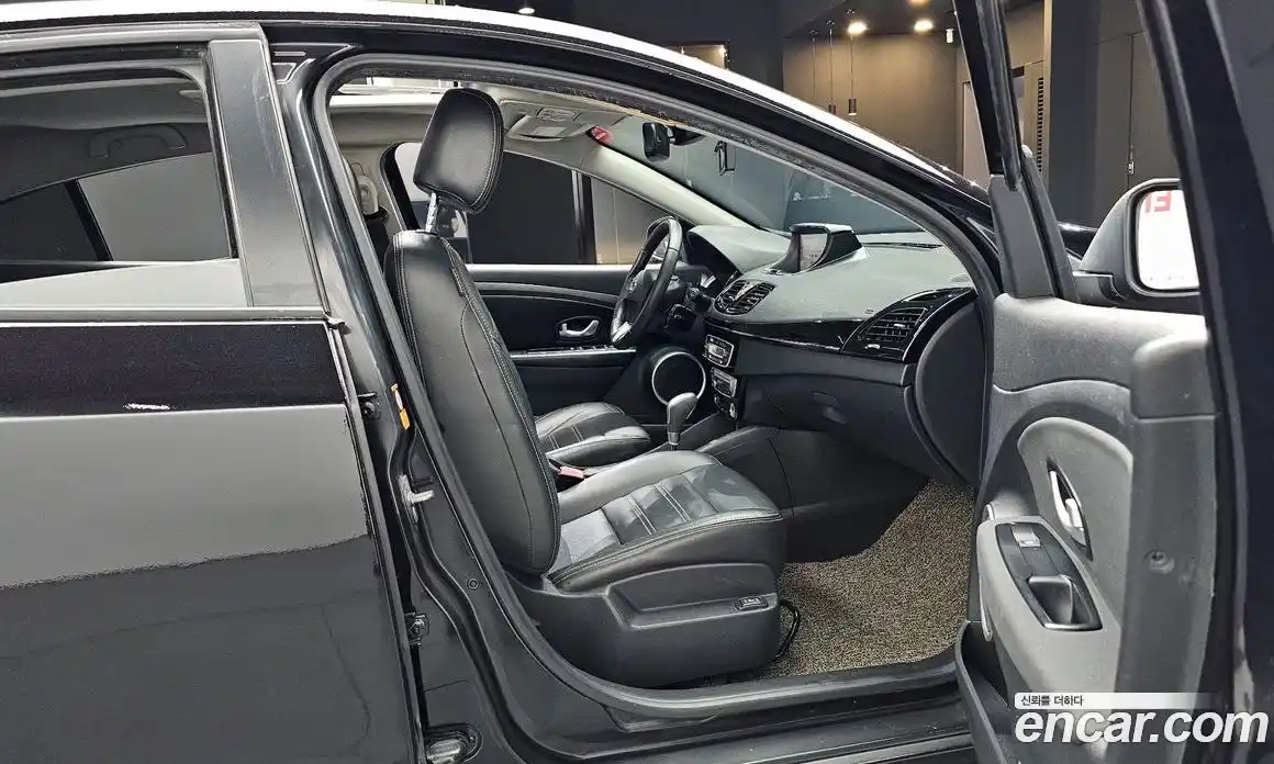 Renault SM3 2015 1.6 гидро в Москве № 1835053, фото 11