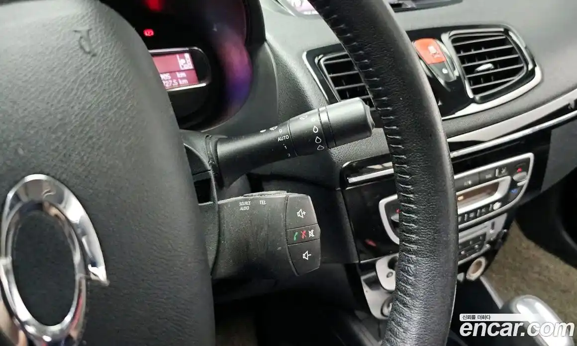 Renault SM3 2015 1.6 гидро в Москве № 1835053, фото 16