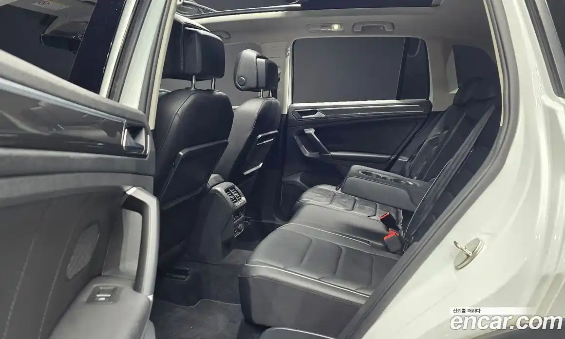 Volkswagen Tiguan 2018 2.0 гидро в Москве № 1838114, фото 12