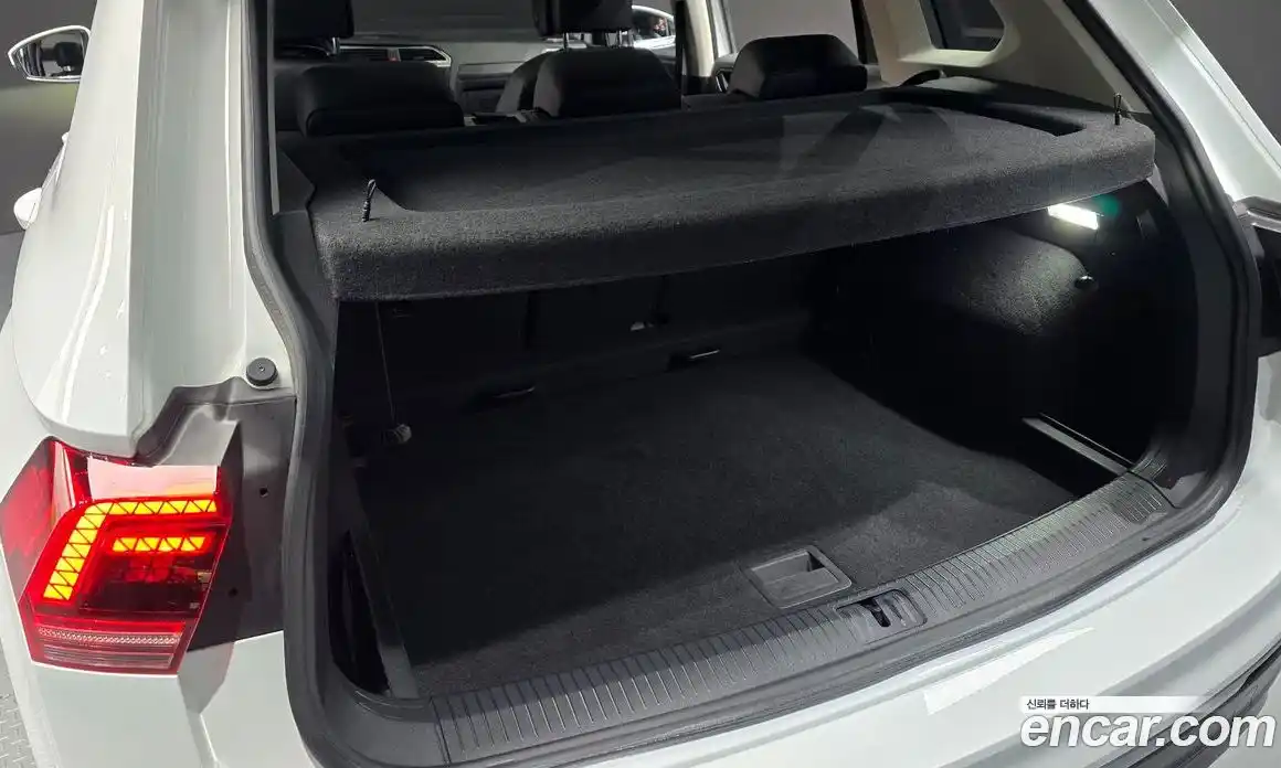 Volkswagen Tiguan 2018 2.0 гидро в Москве № 1838114, фото 20