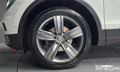 Volkswagen Tiguan 2018 2.0 гидро в Москве № 1838114, миниатюра 5
