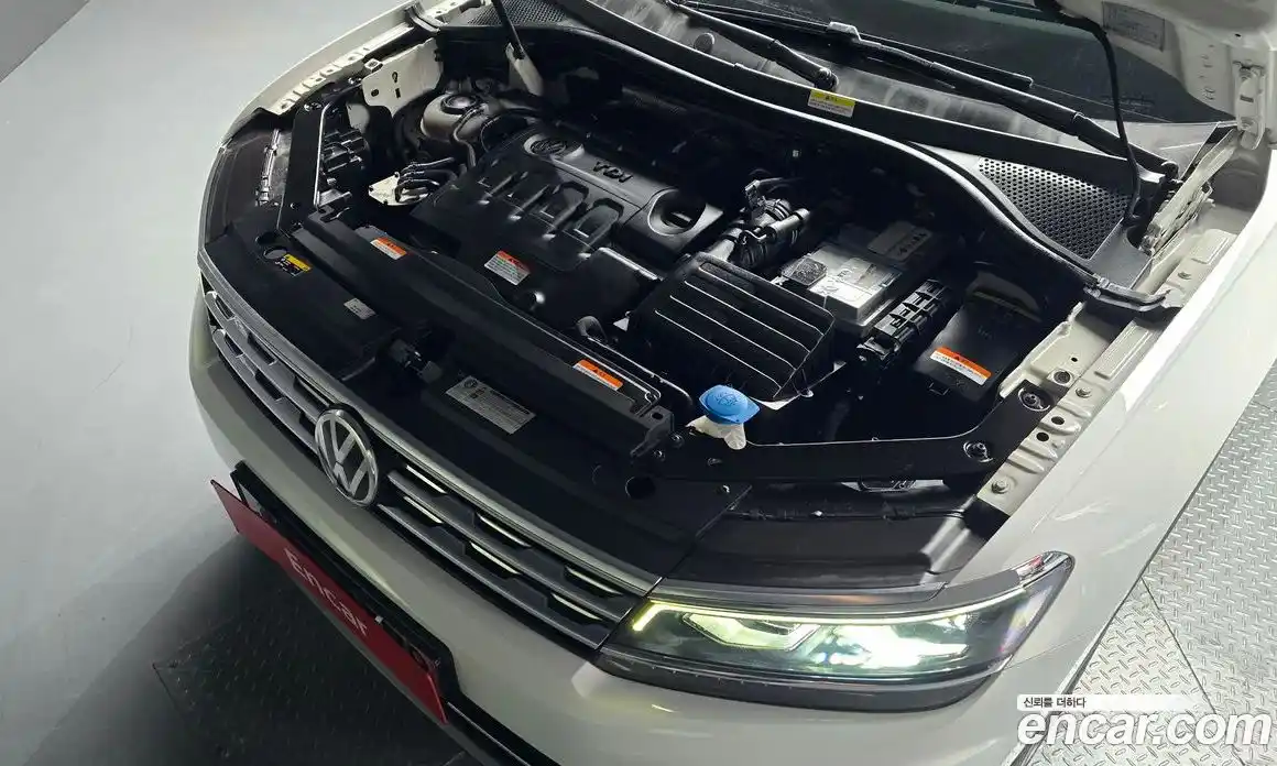 Volkswagen Tiguan 2018 2.0 гидро в Москве № 1838114, фото 6