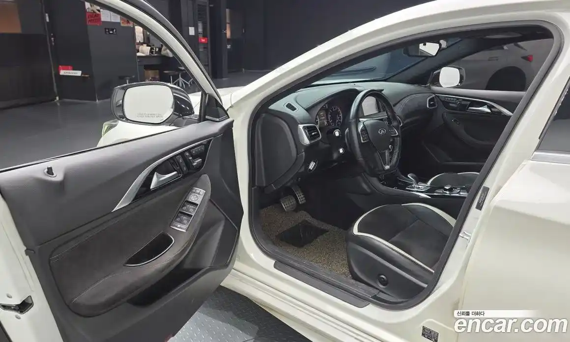 Infiniti Q30 2017 2.0 гидро в Москве № 1840999, фото 13