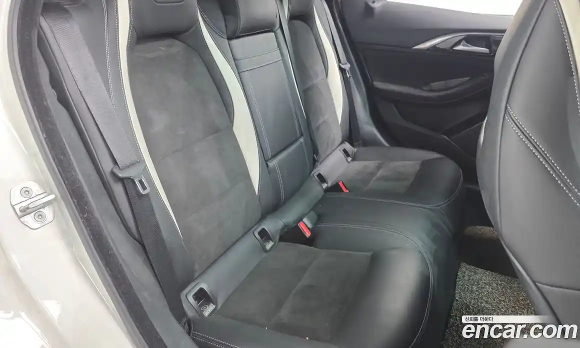 Infiniti Q30 2017 2.0 гидро в Москве № 1840999, фото 16