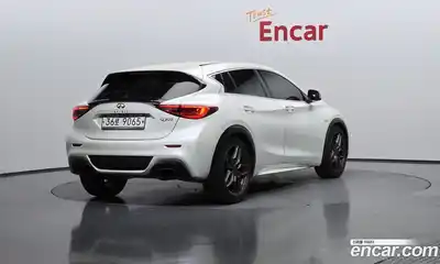 Infiniti Q30 2017 2.0 гидро в Москве № 1840999, миниатюра 2