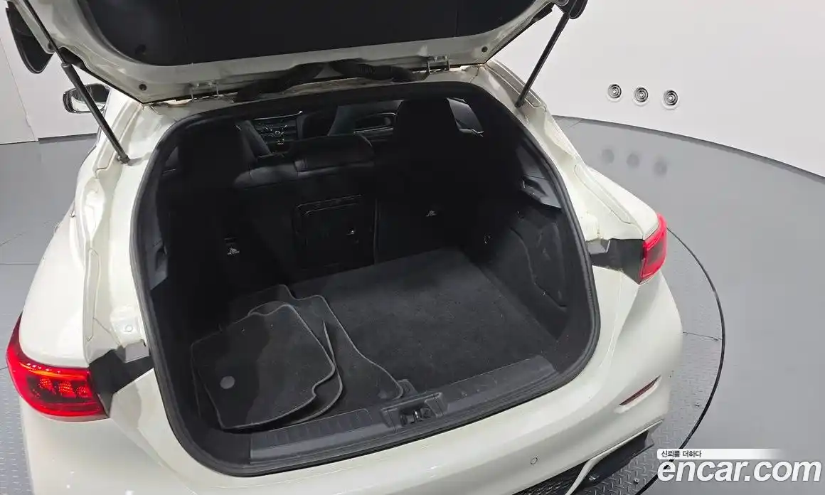 Infiniti Q30 2017 2.0 гидро в Москве № 1840999, фото 26