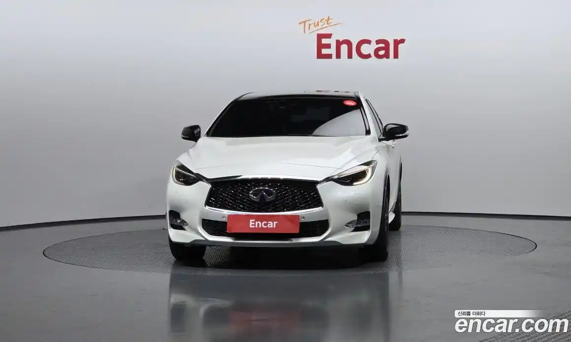 Infiniti Q30 2017 2.0 гидро в Москве № 1840999, фото 3