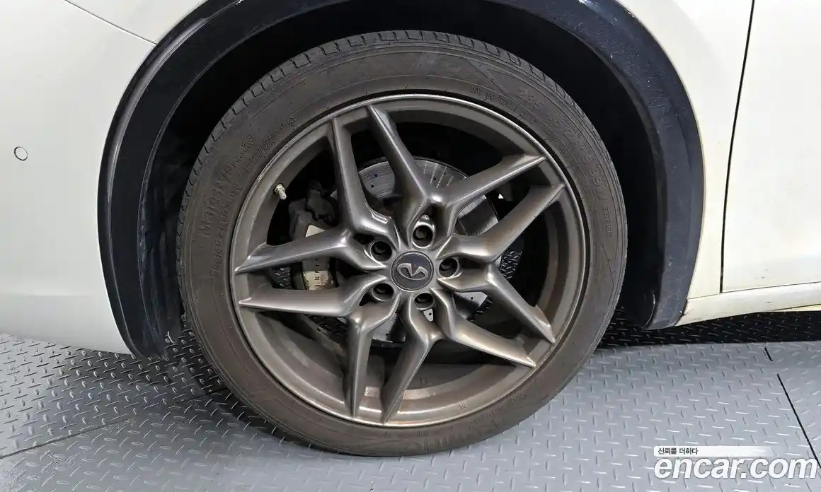 Infiniti Q30 2017 2.0 гидро в Москве № 1840999, фото 5