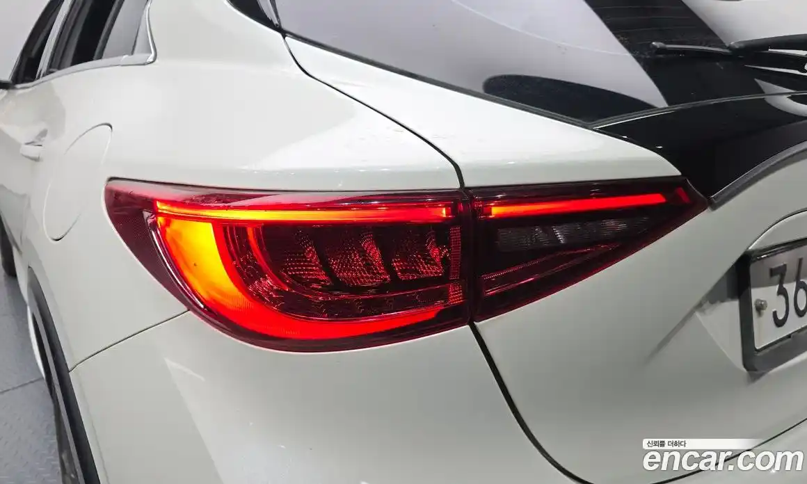Infiniti Q30 2017 2.0 гидро в Москве № 1840999, фото 9