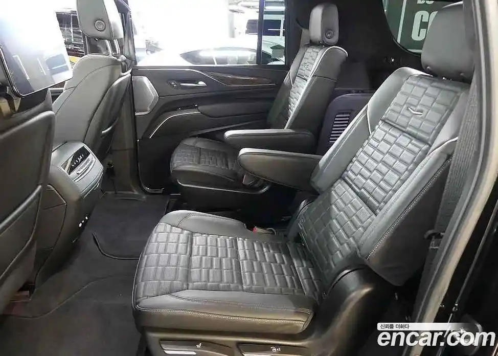 Cadillac Escalade 2024 6.2 гидро в Москве № 1842483, фото 17