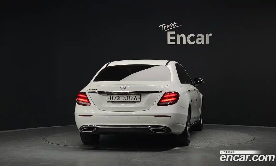 Mercedes-Benz E-Class 2018 2.0 гидро, фото 4