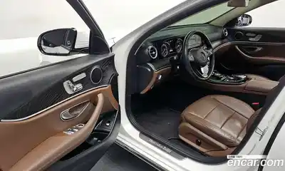 Mercedes-Benz E-Class 2017 2.0 гидро в Москве № 1249128, миниатюра 12