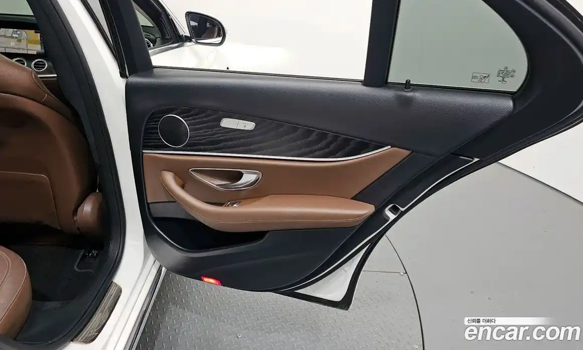Mercedes-Benz E-Class 2017 2.0 гидро в Москве № 1249128, фото 27