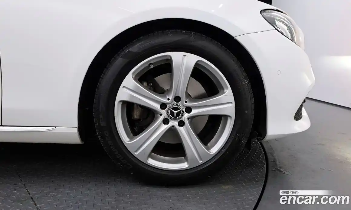 Mercedes-Benz E-Class 2017 2.0 гидро в Москве № 1249128, фото 6
