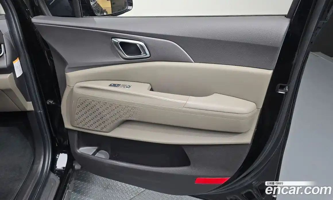 Kia Canival 2024 1.6 гидро в Москве, фото 14