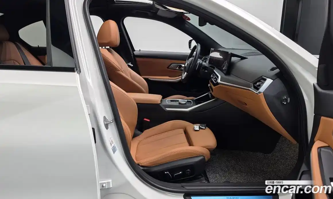 BMW 3-Series 2024 2.0 гидро, фото 18