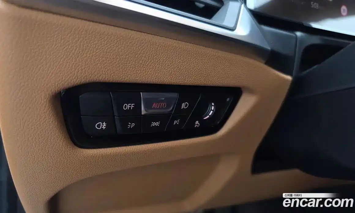 BMW 3-Series 2024 2.0 гидро, фото 32