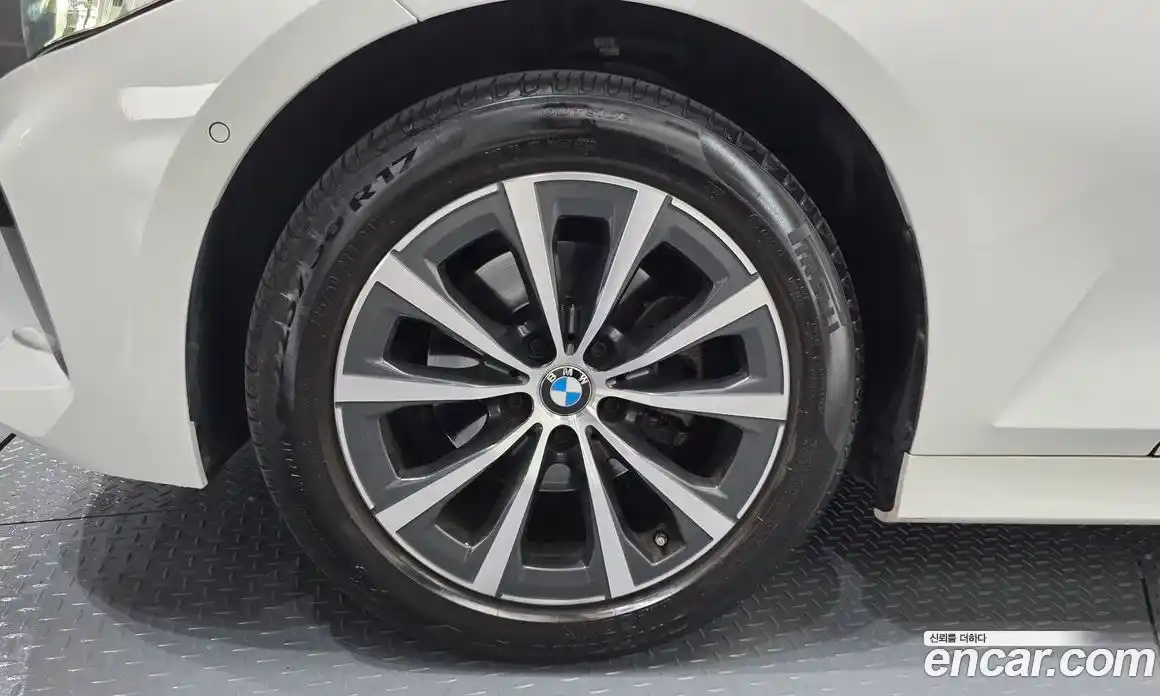 BMW 3-Series 2024 2.0 гидро, фото 5