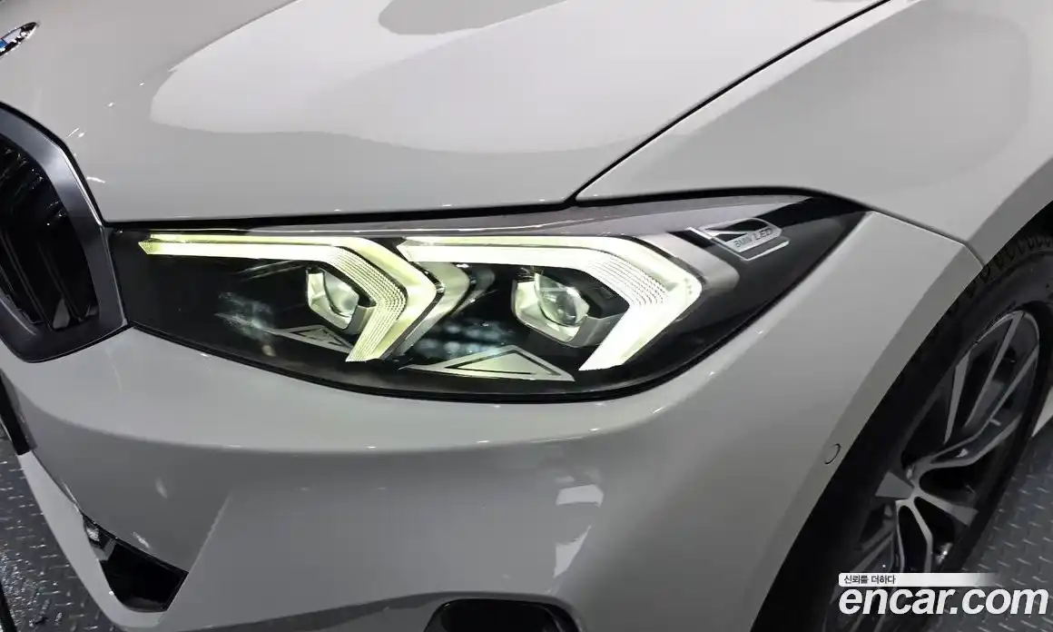 BMW 3-Series 2024 2.0 гидро, фото 8