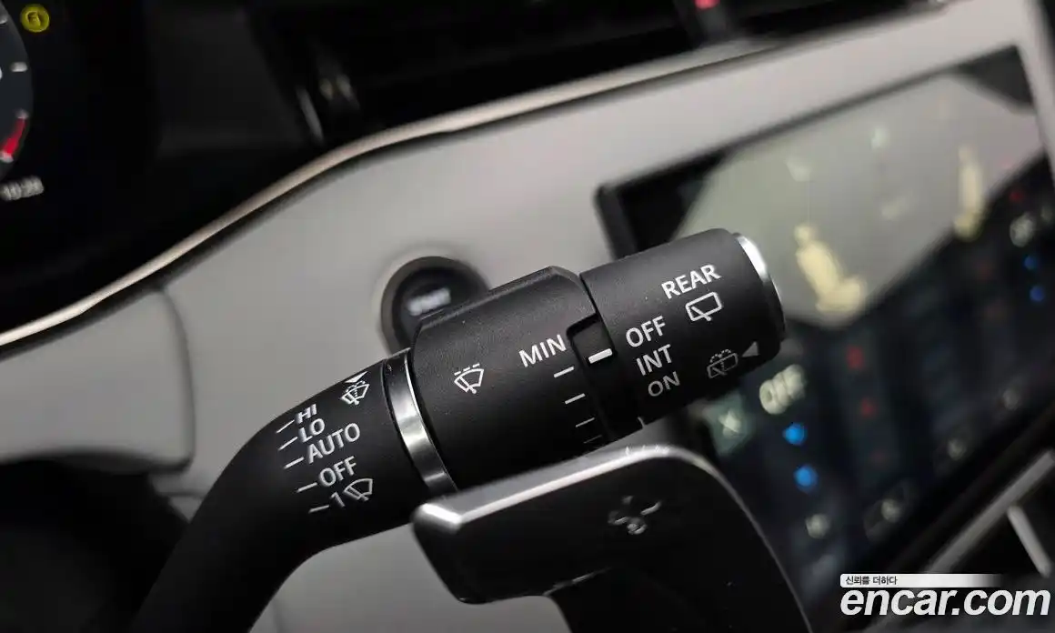 Land Rover Range-Rover Evoque 2024 2.0 гидро в Москве № 1405037, фото 29