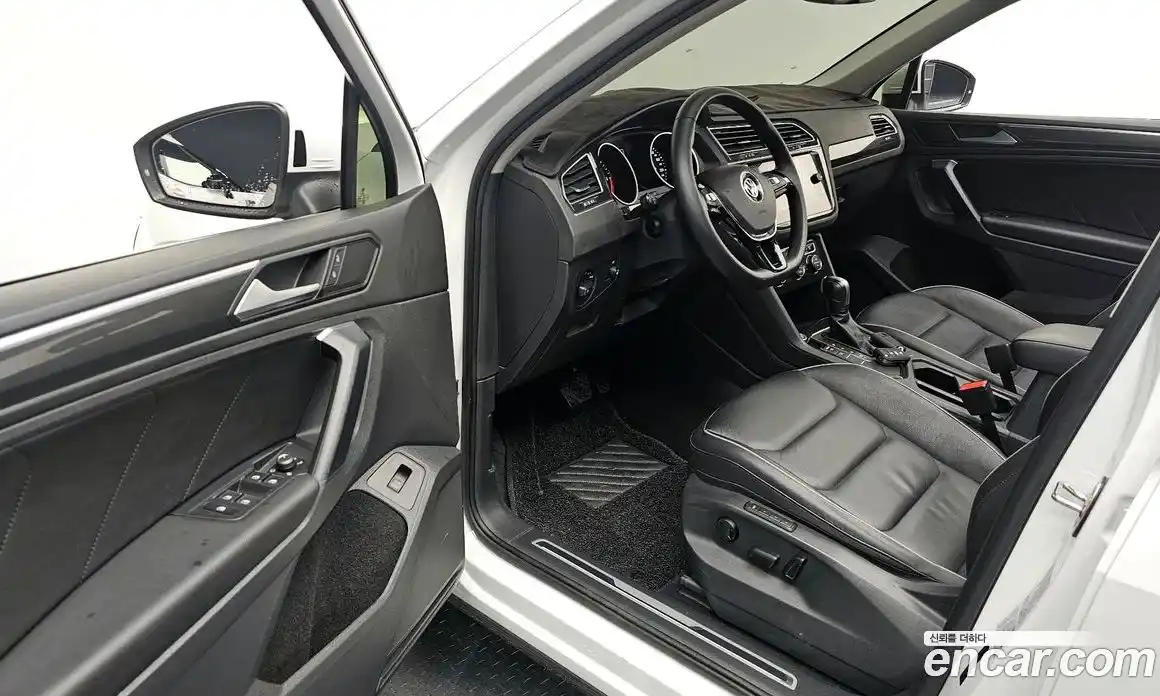 Volkswagen Tiguan 2020 2.0 гидро в Москве № 1405538, фото 13