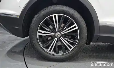 Volkswagen Tiguan 2020 2.0 гидро в Москве № 1405538, миниатюра 5