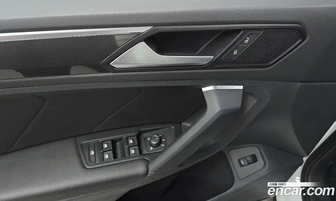 Volkswagen Tiguan 2020 2.0 гидро в Москве № 1405560, фото 27