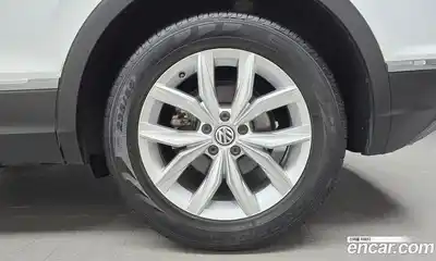 Volkswagen Tiguan 2020 2.0 гидро в Москве № 1405560, миниатюра 7