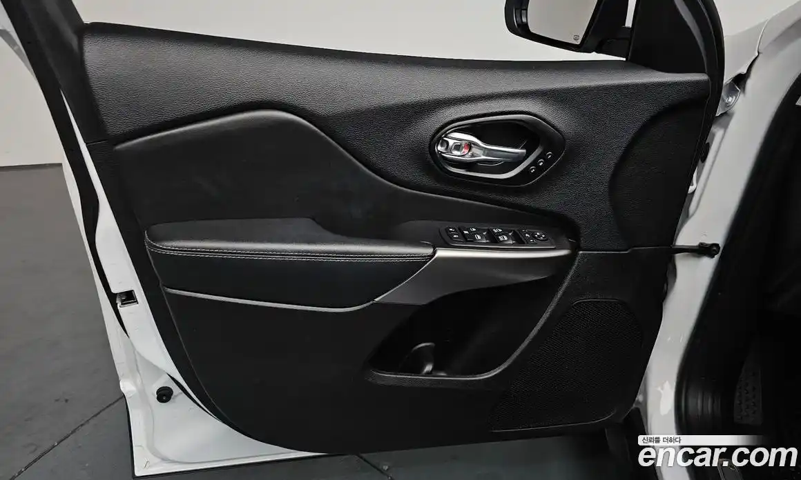 Jeep Cherokee 2021 2.4 гидро в Москве № 1424395, фото 13