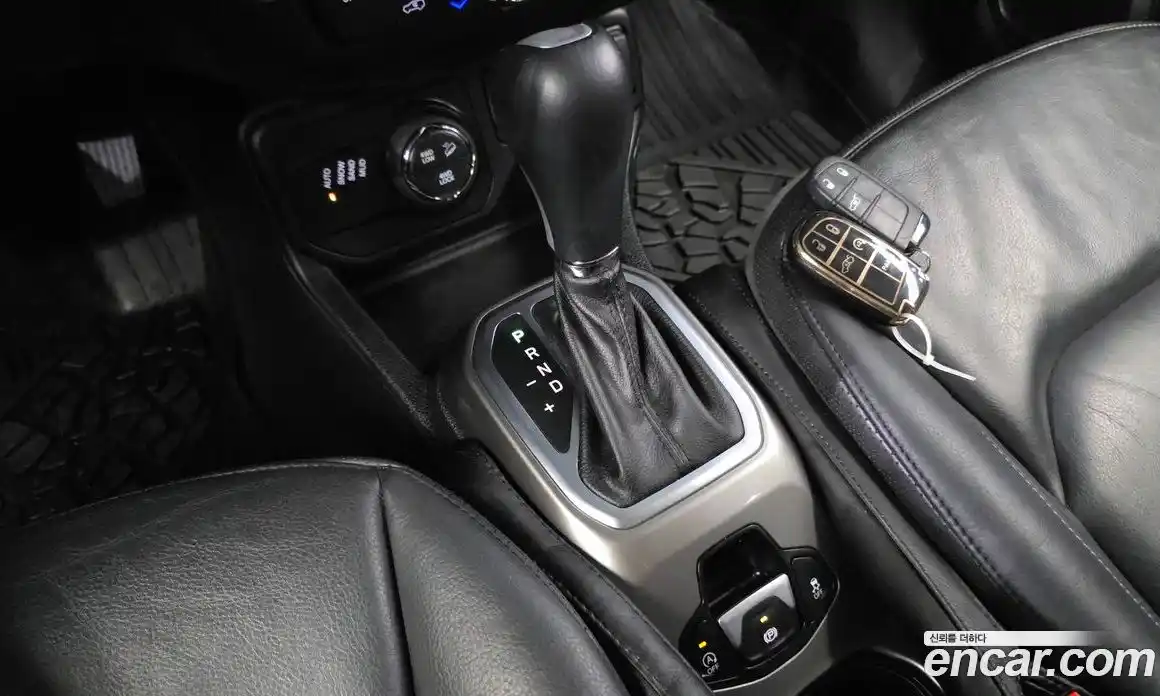 Jeep Renegade 2018 2.0 гидро в Москве № 1424437, фото 12