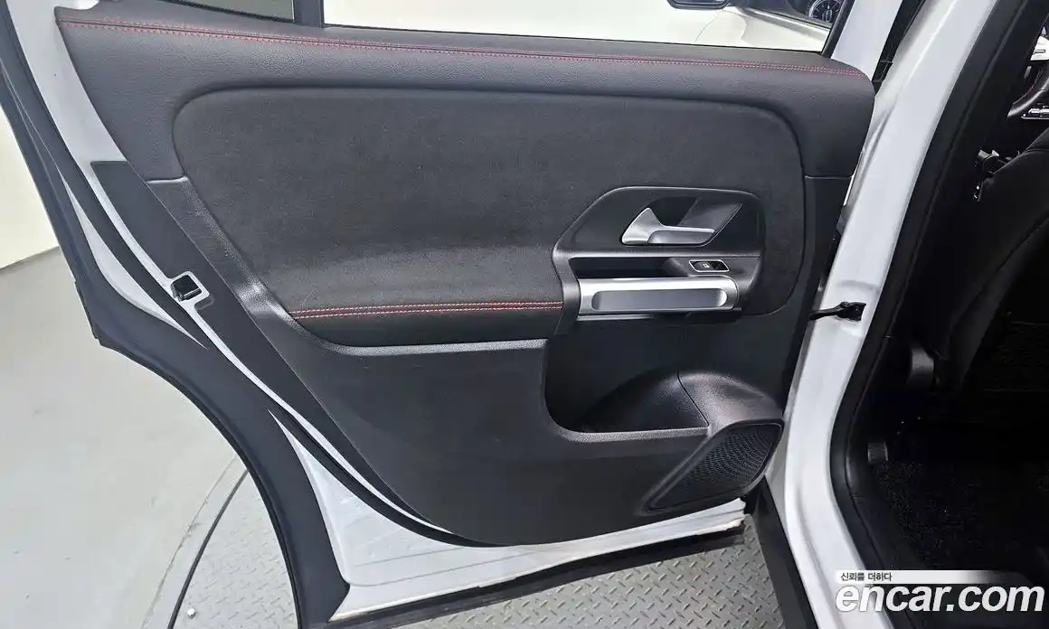 Mercedes-Benz GLB-Class 2022 2.0 гидро в Москве № 1545055, фото 15