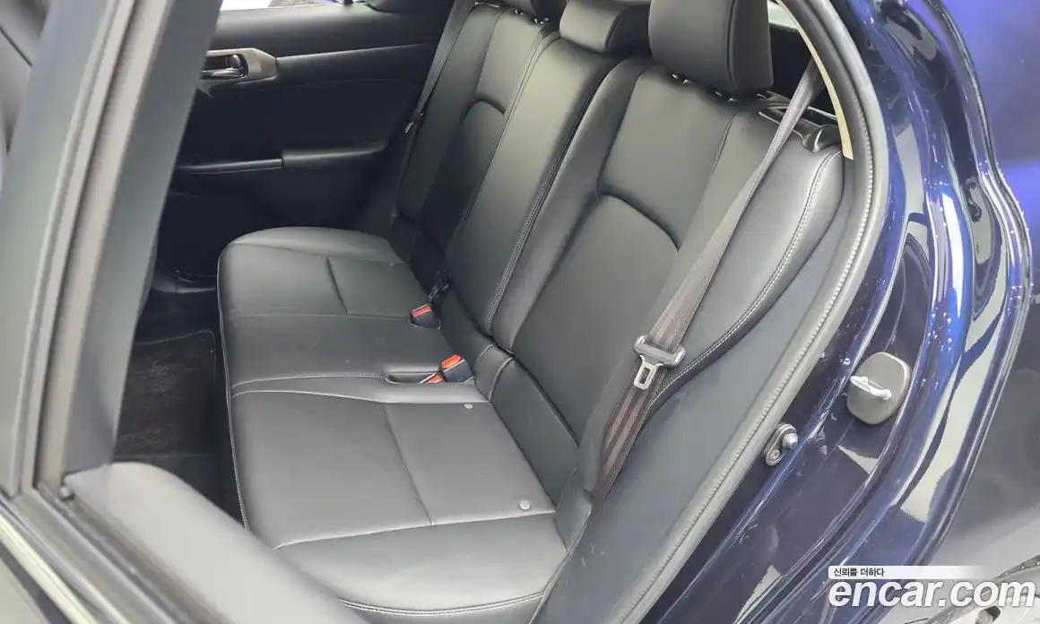 Lexus CT200h 2017 1.8 гидро в Москве № 1548797, фото 16