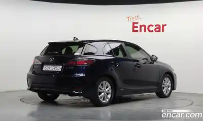 Lexus CT200h 2017 1.8 гидро в Москве № 1548797, миниатюра 2