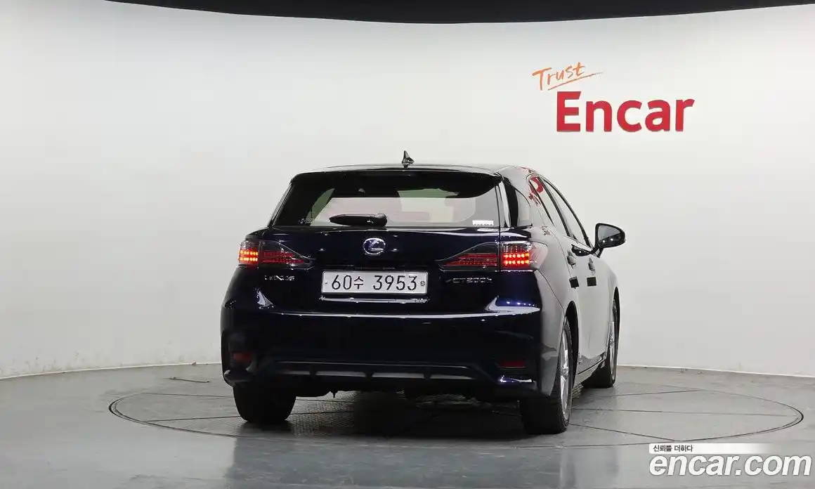 Lexus CT200h 2017 1.8 гидро в Москве № 1548797, фото 4