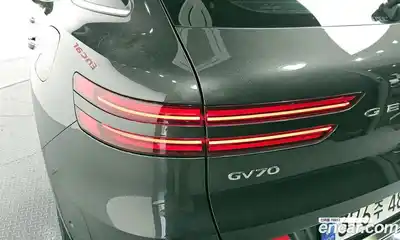 Genesis GV70 2023 2.2 гидро в Москве № 1611959, миниатюра 9