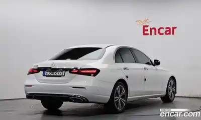 Mercedes-Benz E-Class 2022 2.0 гидро в Москве № 1617167, миниатюра 2